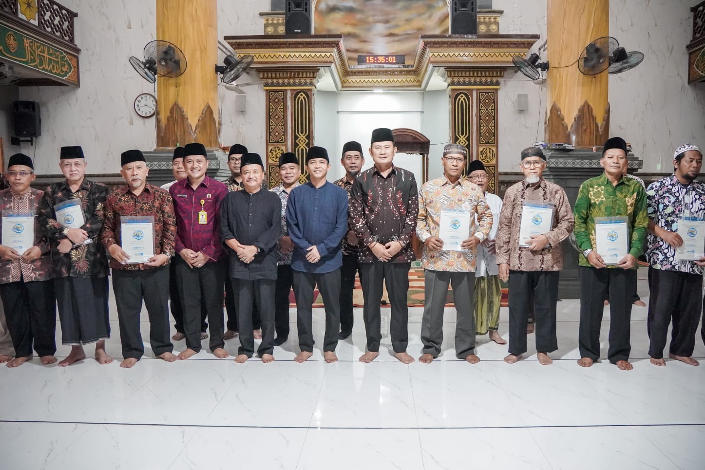 Serahkan Sertifikat Tanah Wakaf Nu Dan Muhammadiyah Wamen Atr Mohon